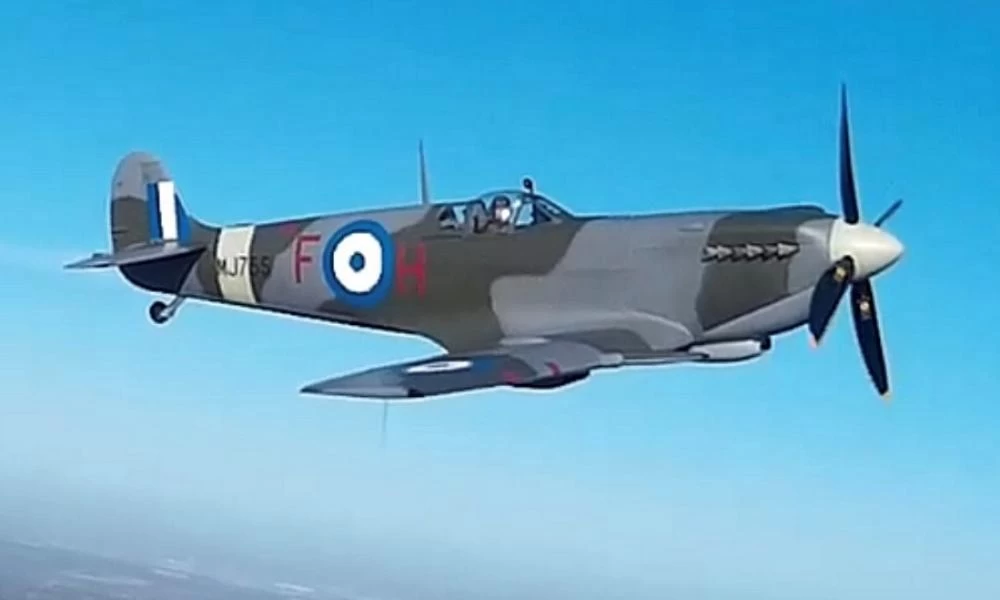 Δυναμώστε τα ηχεία! Hellenic Airforce SPITFIRE εν δράσει (Βίντεο)